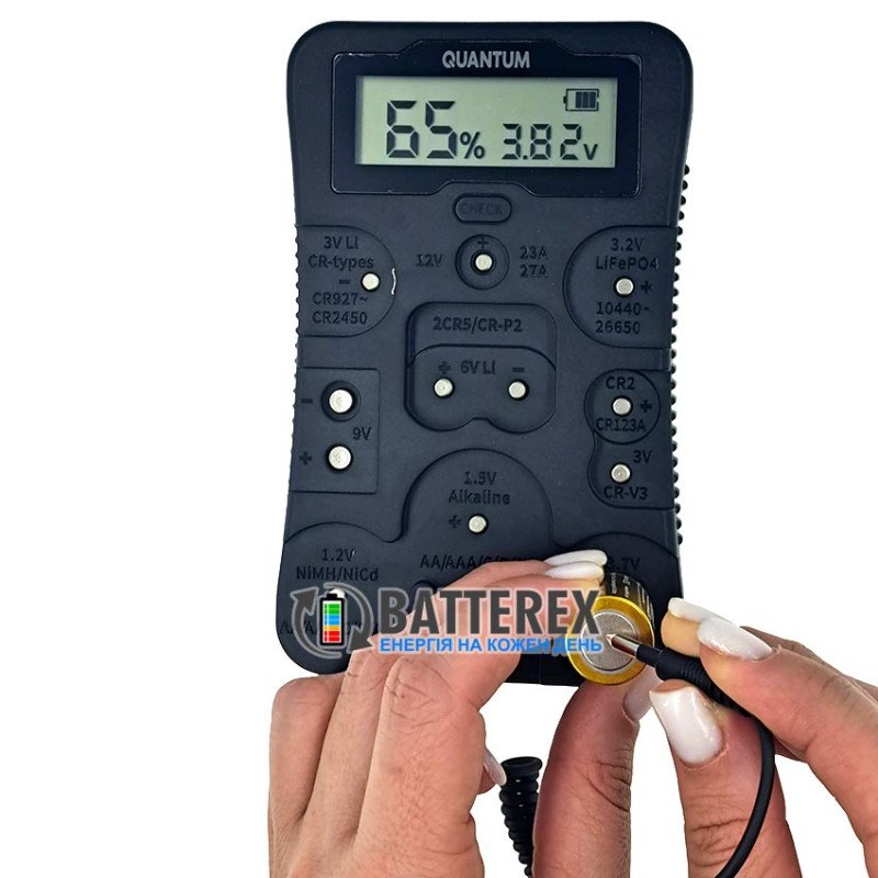 Универсальный цифровой тестер уровня заряда Quantum LCD Battery Tester QM-BT5U101 для всех типов и размеров батареек и аккумуляторов