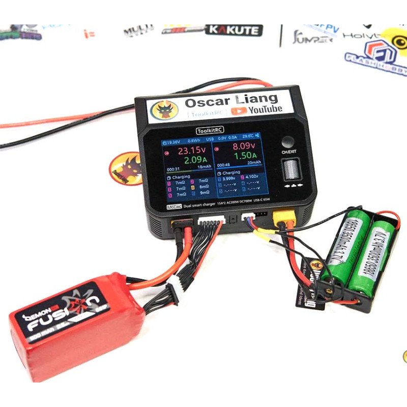 ToolkitRC M6DAC 2x350W 25A - балансувальний 2х-канальний зарядний пристрій із вбудованим блоком живлення 200W