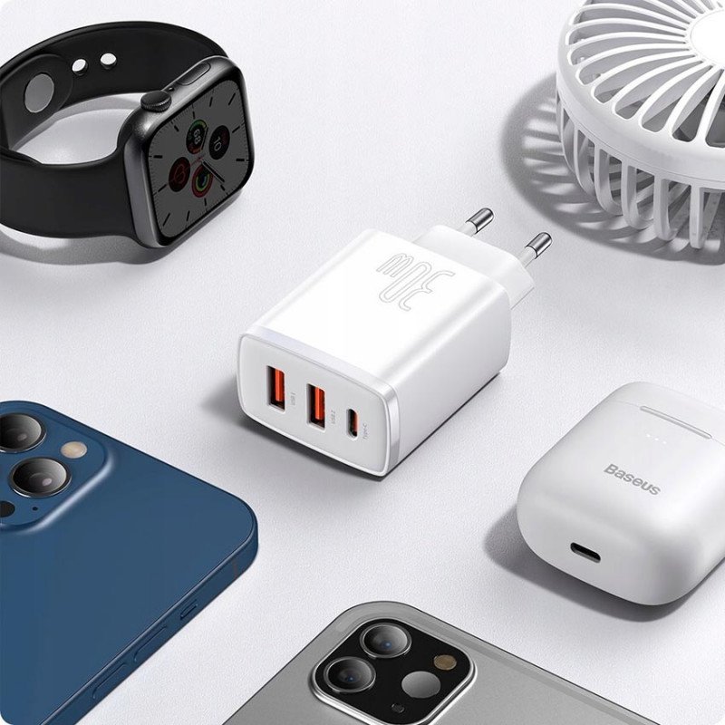 Зарядное устройство USB на 3 порта Baseus Compact Quick Charger 2U+C 30W White c быстрой зарядкой QC3.0 и PDстрой зарядкой QC3.0 и PD