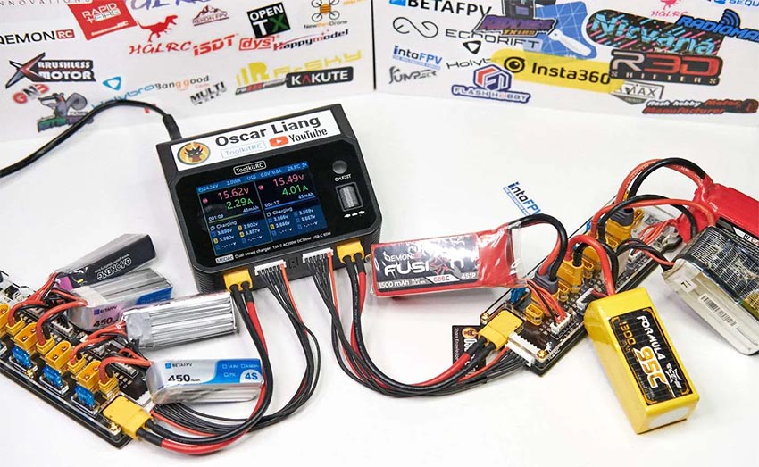 ToolkitRC M6DAC 2x350W 25A со встроенным БП 200W